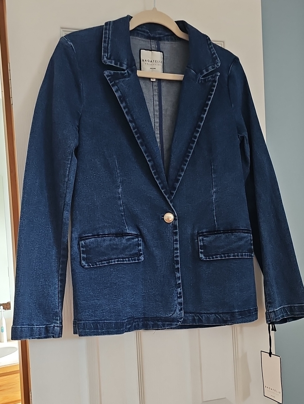 Bagatelle blue denim blazer size M NWT